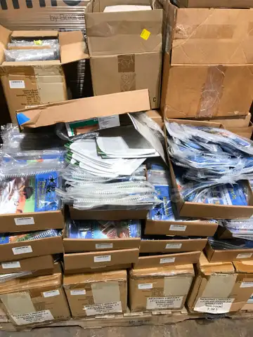 PALLET OF LEAPFROG QUANTUM LEAP PAD AND BOOKS