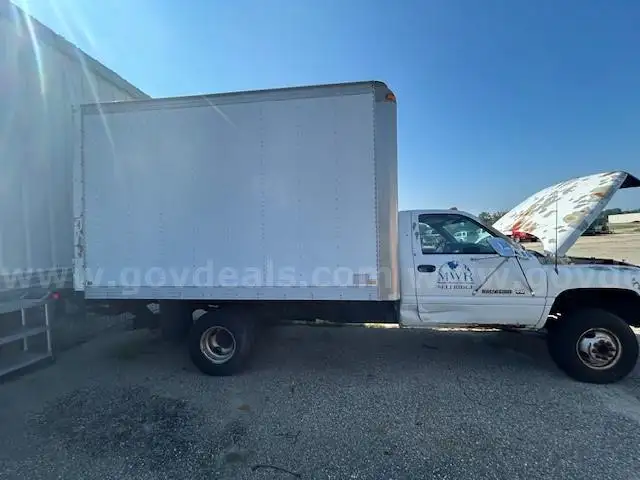 1997 Dodge Ram 3500 V8 Magnum