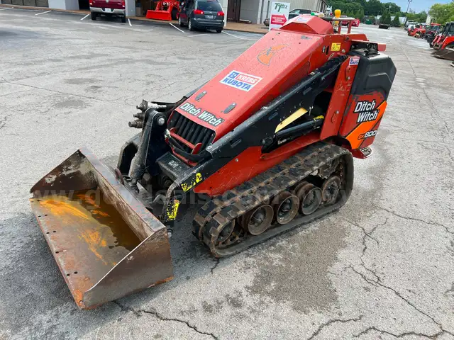 2018 Ditch Witch SK800 Mini Skid Steer