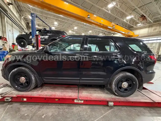 2013 Ford Explorer (Police Interceptor) with 139k Miles
