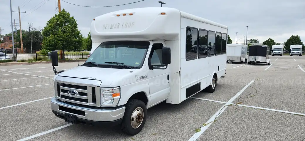 2016 Ford F-450 Econoline 24 Passenger Transport Vehicle