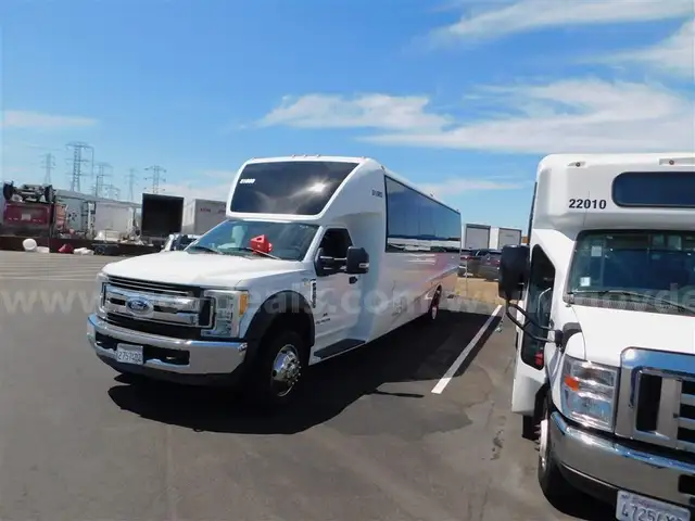 2017 Ford F-550 Super Duty 29 Passenger Transport Vehicle