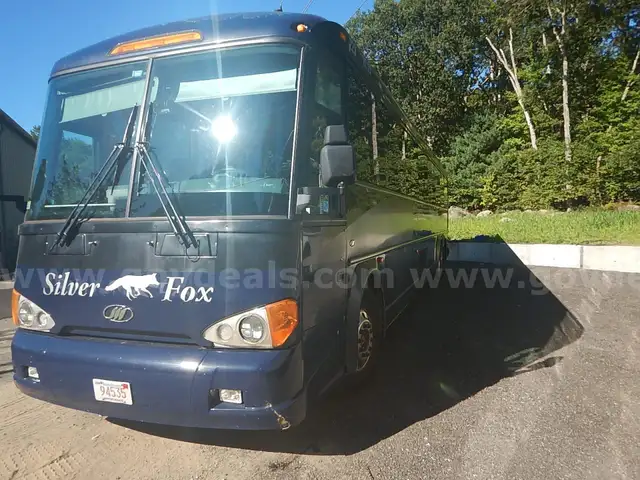 2009 MCI D4500 55 Passenger Bus