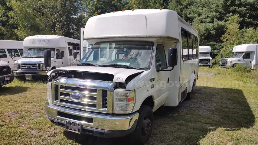 2014 Ford Econoline E-350 12 Passenger Transport Vehicle