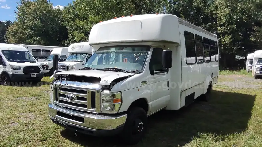 2016 Ford Econoline E-450 12 Passenger Transport Vehicle - ADA