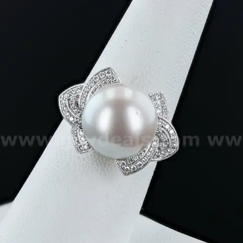 PEARL and DIAMOND Ring