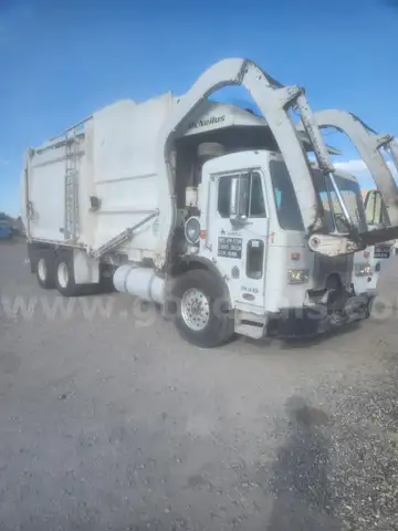 2009 Peterbilt 320 Garbage Truck McNeilus Front Loader