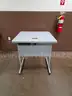 SMALL SQUARE DESK