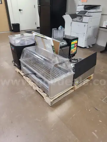 LOT OF KITCHEN EQUIPMENT