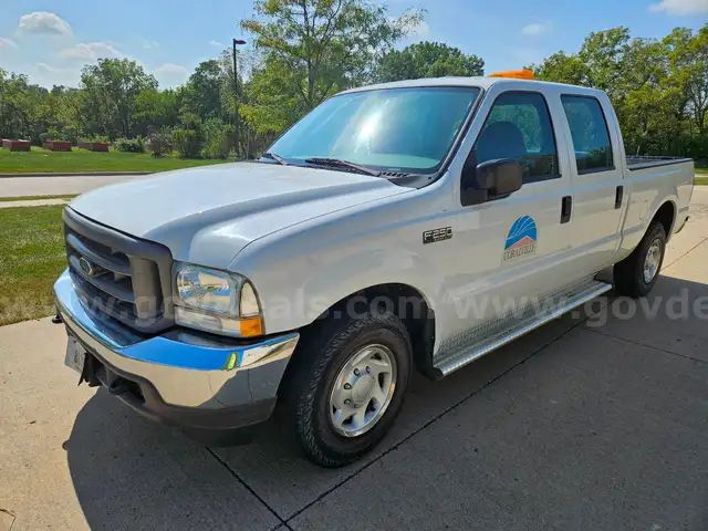 2004 Ford F-250 SD XL Crew Cab 2WD
