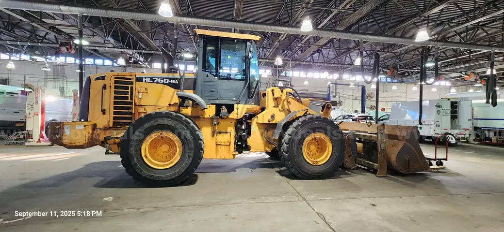 2015 Hyundai HL760-9A