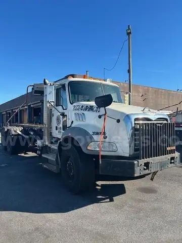 2018 Mack GU813
