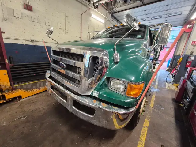2013 Ford F-650