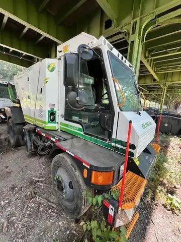 2018 GLOBAL M4 HYBRID SWEEPER