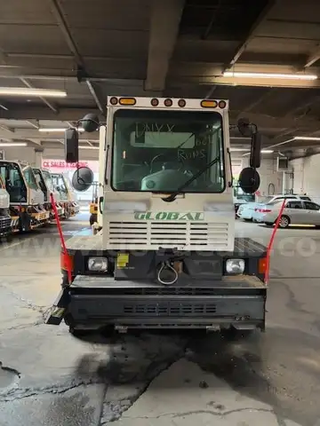 2017 GLOBAL M4 SWEEPER