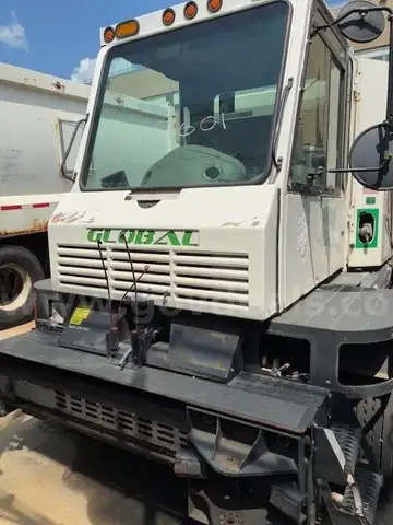 2017 GLOBAL M4 SWEEPER