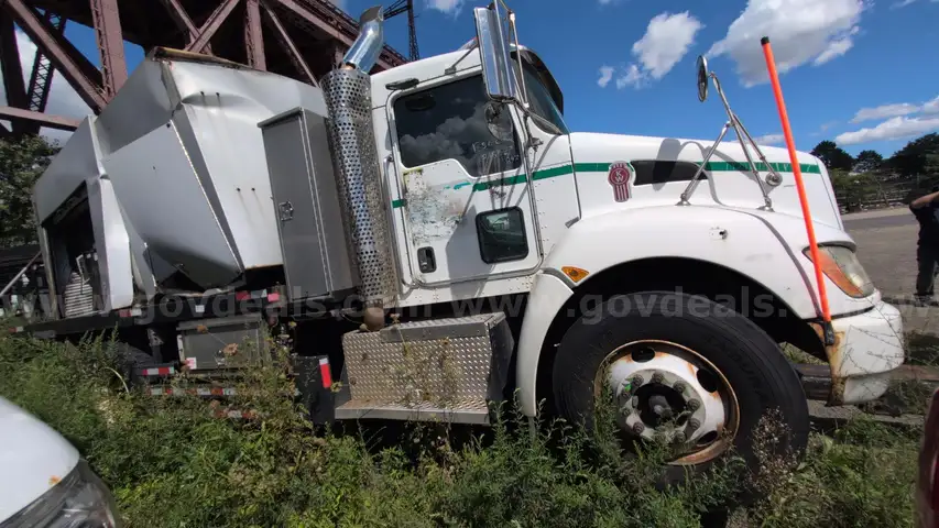 2010 Kenworth T300