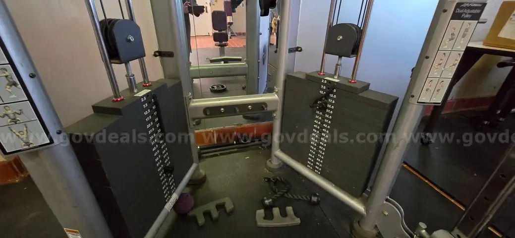 DUAL ADJUTABLE PULLY MACHINE