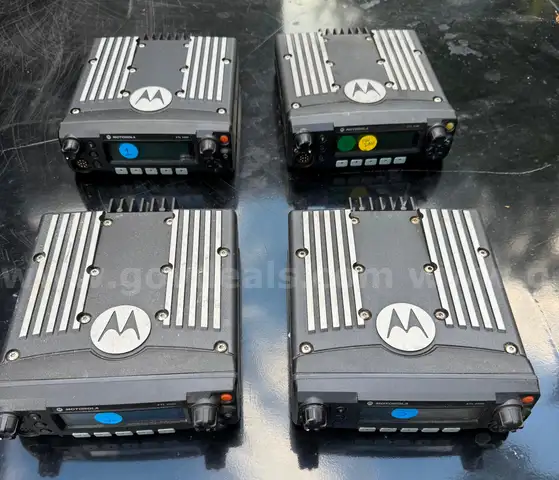 Motorola xtl 2500 two-way mobile radios