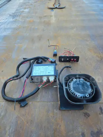 Whelen Alpha Series remote siren with speaker, pigtails and switches