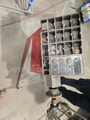 SNAP ON wheel balancer