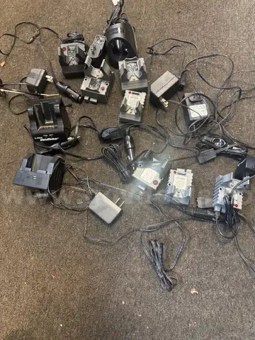 Miscellaneous lot of stream light chargers