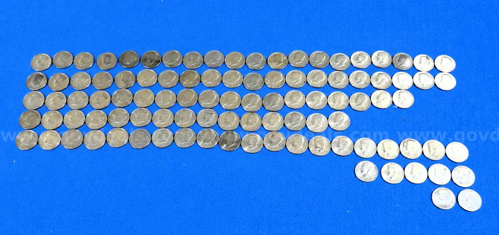 Collection of 100 Kennedy Half-Dollars (1971, 1972, 1973, 1974, Bicentennial) (Lot #11)