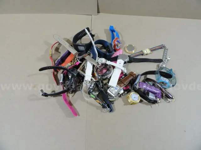 Lot of 30 Watches