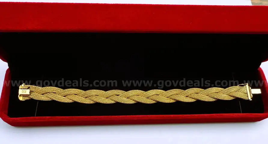 Timeless 18K Gold Woven Masterpiece Bracelet 28.04 g! (European Hallmarks)