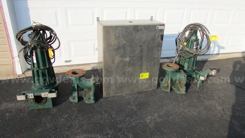 UNUSED Zoeller Submersible Sewage Waste Pumps w SJE Rhombus Control Panel