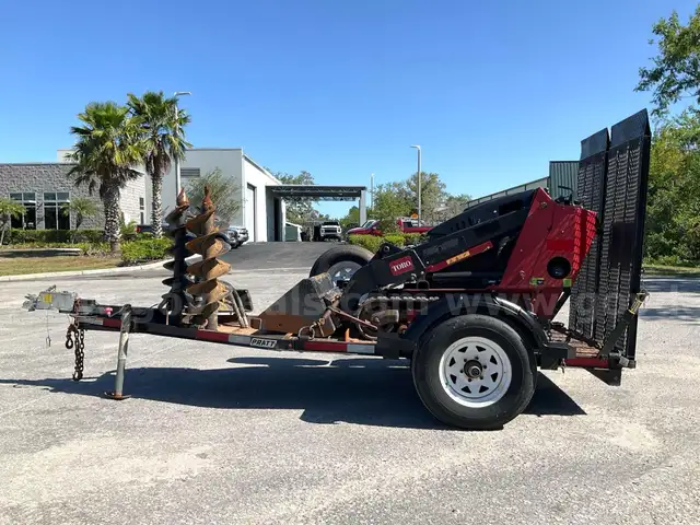 2019 TORO DINGO TX427 STAND UP NARROW TRACK LOADER W/ 2019 PRATT TRAILER