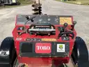 2019 TORO DINGO TX427 STAND UP NARROW TRACK LOADER W/ 2019 PRATT TRAILER