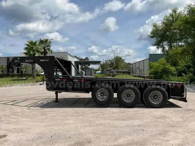 2004 TRIPLE AXEL GOOSENECK  TRAILER, GVWR 24,000LBS