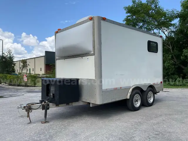 COACH CRAFT SPLICE ENCLOSED TRAILER W/ CUMMINS ONAN P4500I DIGITAL INVERTER GENERATOR