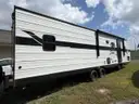 2025 SHASTA OASIS i-5 EDITION SST530QB 35’ TRAVEL TRAILER,