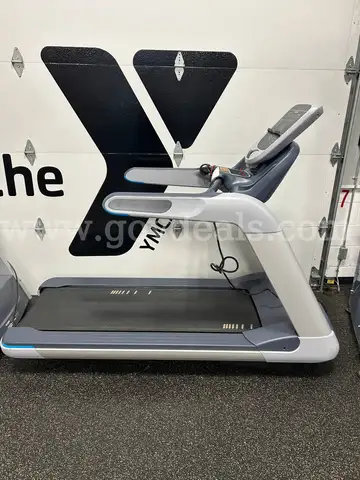 Precor Treadmil with P-30 Consule +USB
