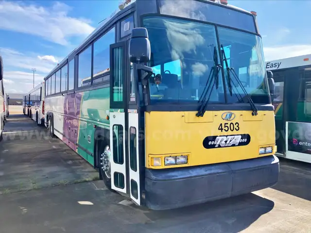 2005 MCI Transit Bus