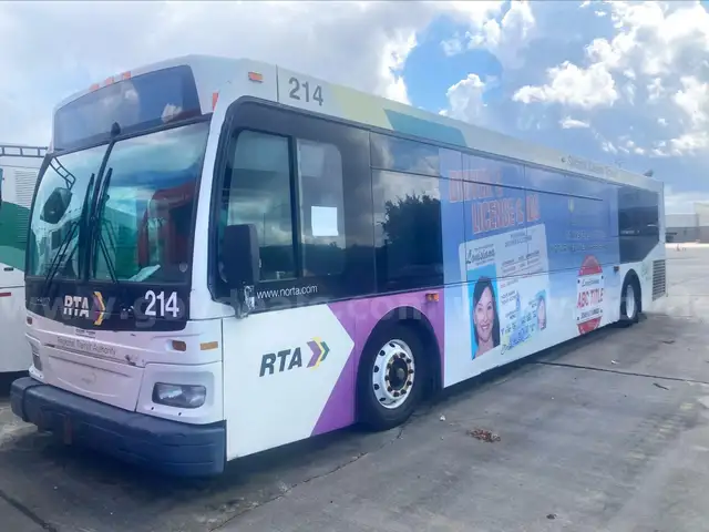 2010 40 foot bus