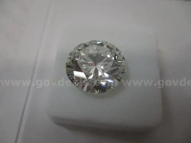 4.82 ct, Round Brilliant  Lab Diamond VS 1  w/IGI Report