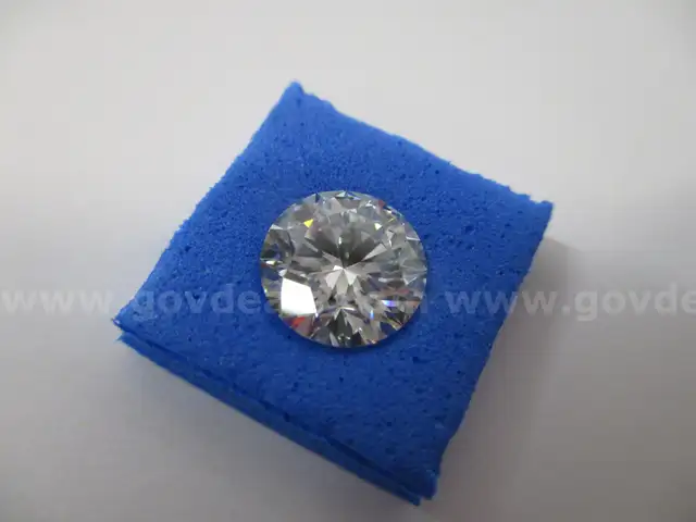 1.71 carat Round Brilliant cut Lab Grown Diamond w/IGI Report