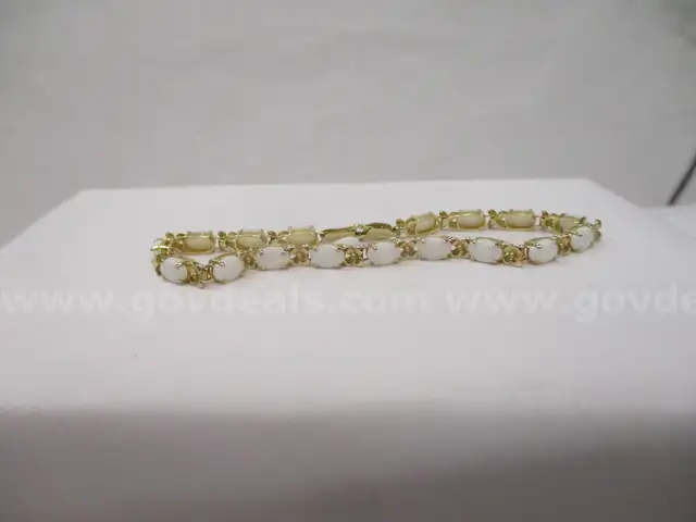 14k YG White Opal Bracelet 5.5g