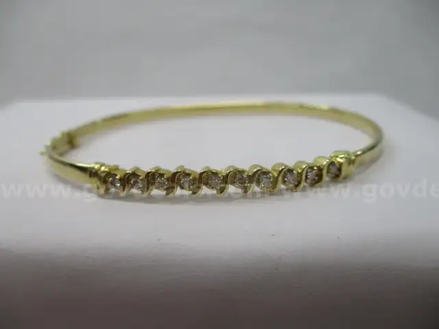 14k Diamond Bangle Bracelet 6.1g