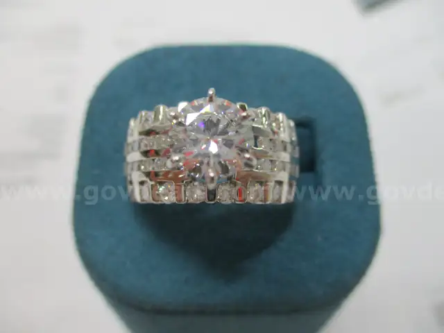 14k WG Ring w/ 1.27 carat Round Brilliant Cut Lab Diamond with IGI Report