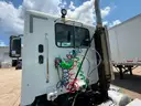 2006 Freightliner Columbia 112 T/A Day Cab Truck Tractor