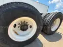 2006 Freightliner Columbia 112 T/A Day Cab Truck Tractor
