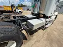 2006 Freightliner Columbia 112 T/A Day Cab Truck Tractor