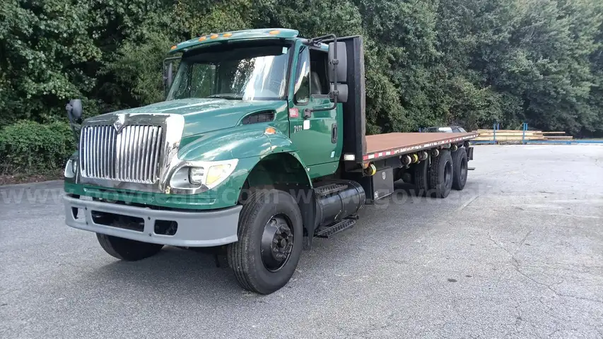 2007 International 7600 6x4 T/A Flatbed Truck