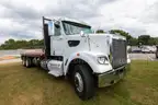 2018 Freightliner 122SD T/A Flatbed Truck