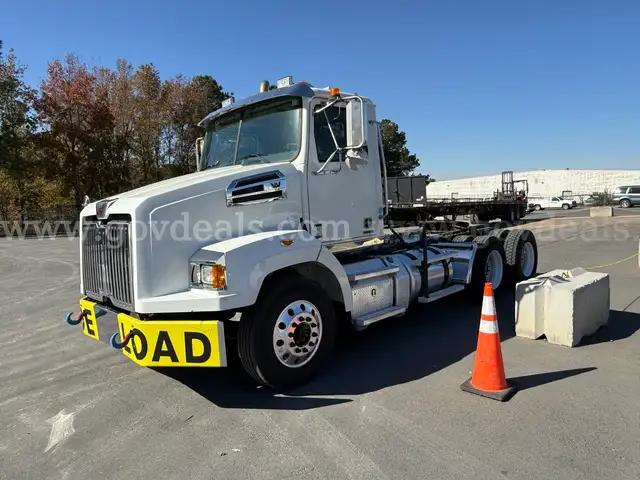 2013 Western Star 400SB T/A Day Cab Truck Tractor