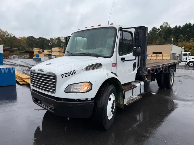 2014 Freightliner M2106 Tilting Hydraulic Flatbed Truck